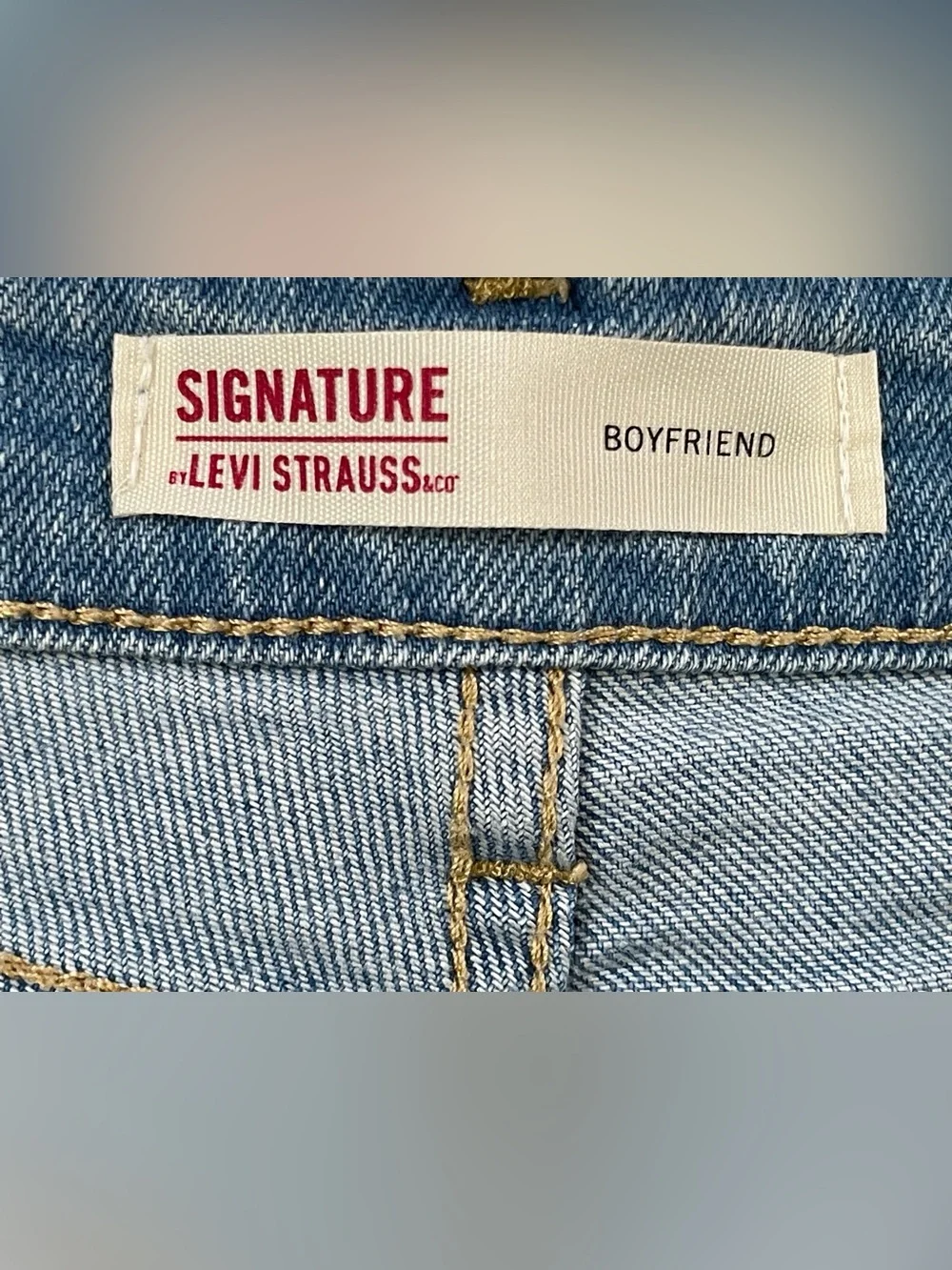Levi’s Signature Boyfriend Light Wash Stretch Jeans Size 10 (W30) Cuffed 24”